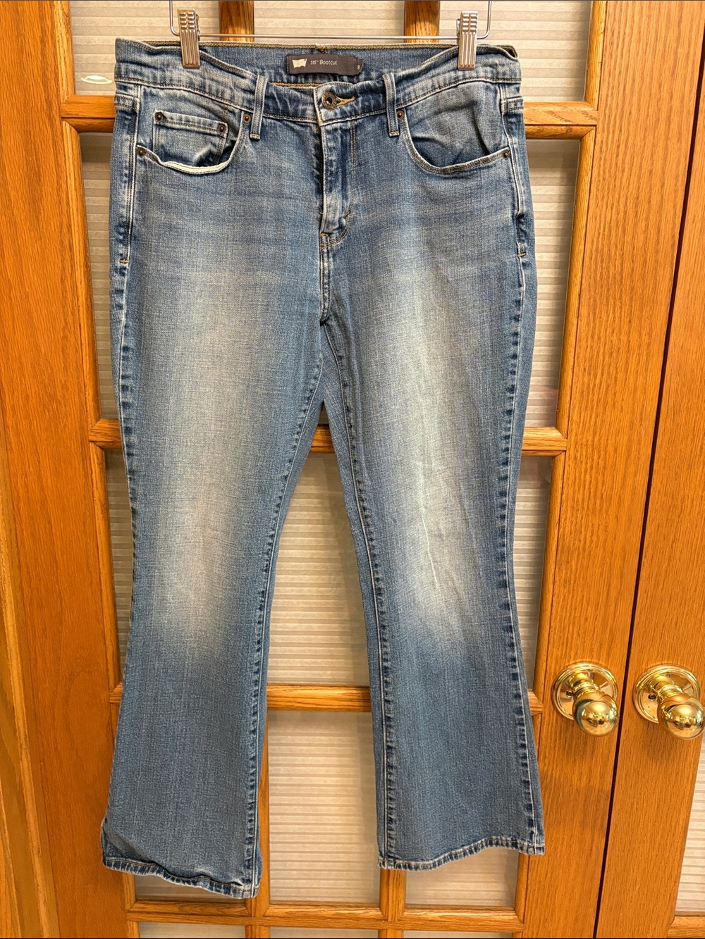 EUC Levi's 515 Boot Cut Jeans in Medium Blue Wash